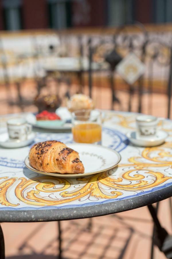 Bed and Breakfast Palazzo Doria D'Angri Neapol Exteriér fotografie